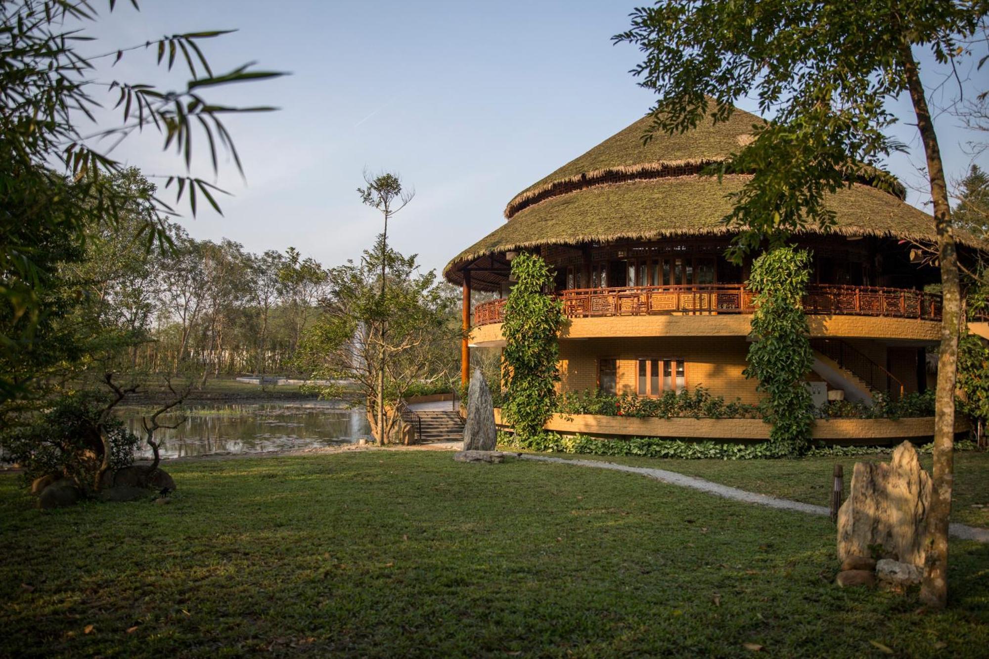 Alba Wellness Resort By Fusion Hue Bagian luar foto
