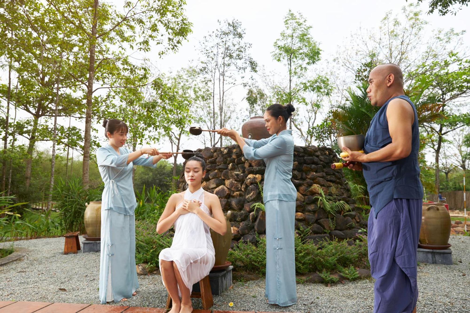 Alba Wellness Resort By Fusion Hue Bagian luar foto